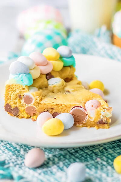 Easter Mini Eggs Cookie Cake Easter Mini Eggs Cookie Cake