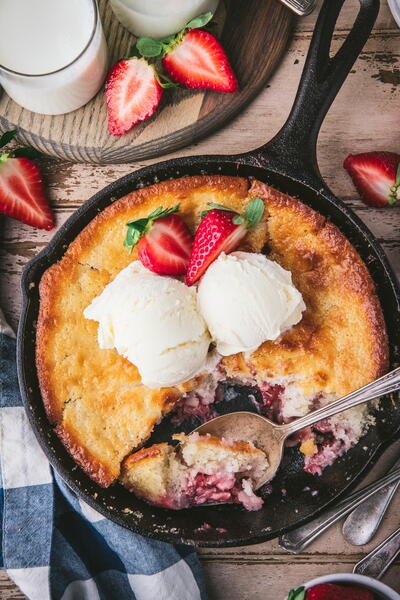Easy Strawberry Cobbler Easy Strawberry Cobbler