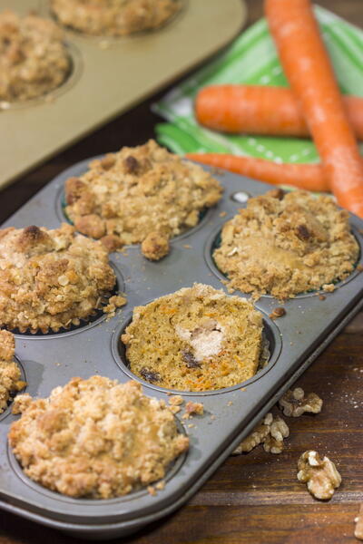 Stuffed Carrot Cake Muffins Stuffed Carrot Cake Muffins