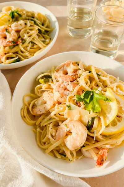 One Pot Lemon Garlic Shrimp Pasta One Pot Lemon Garlic Shrimp Pasta