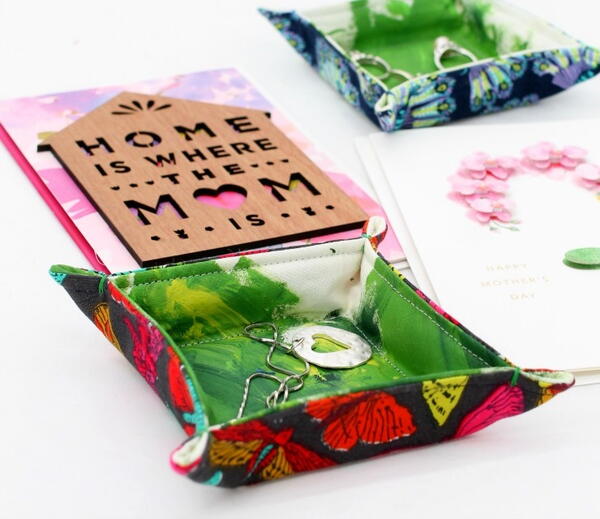 Kid Painted Fabric Tray for Mothers Day Kid Painted Fabric Tray for Mothers Day