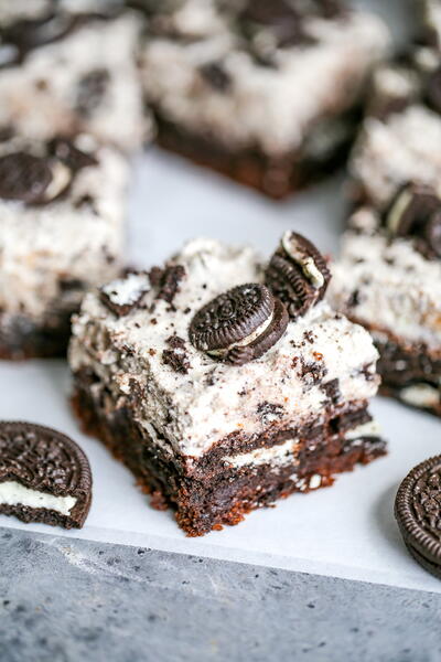Delicious Oreo Brownies With Best 3 Ingredient Oreo Frosting Delicious Oreo Brownies With Best 3 Ingredient Oreo Frosting