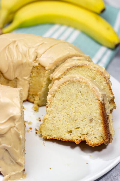 Banana Pound Cake With Peanut Butter Frosting Banana Pound Cake With Peanut Butter Frosting