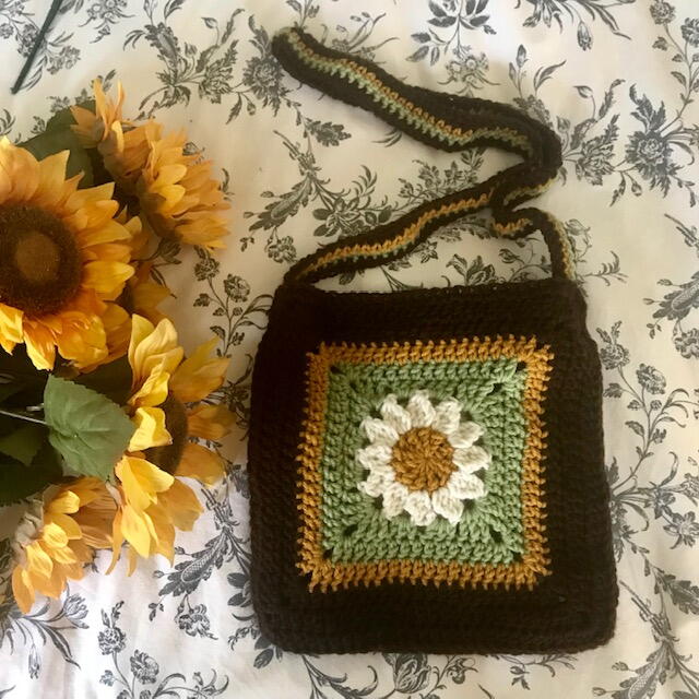 The Daisy Square Bag The Daisy Square Bag