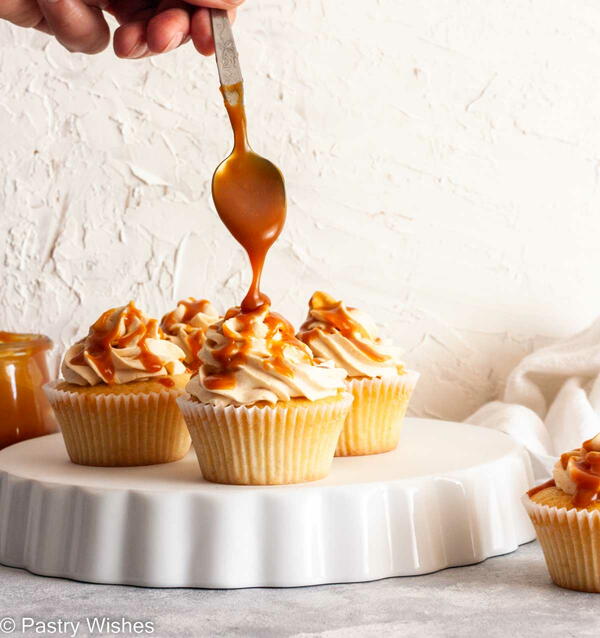 Caramel Filled Cupcakes Caramel Filled Cupcakes