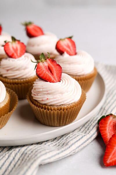 Easy Strawberry Filled Cupcakes