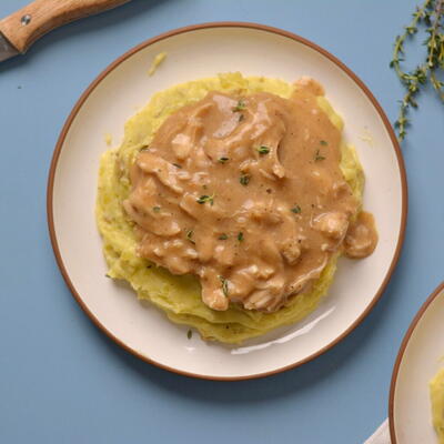 Chicken And Gravy Over Mashed Potatoes