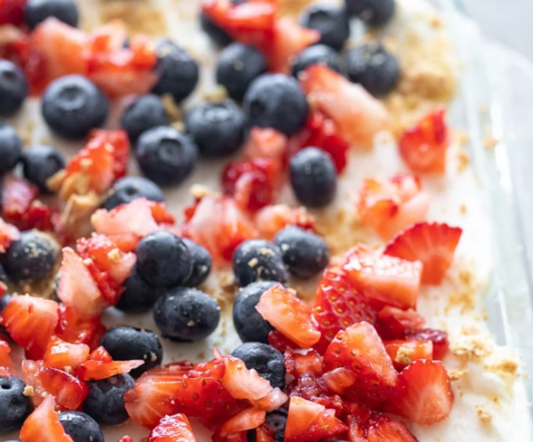 Easy Berry Icebox Cake Easy Berry Icebox Cake