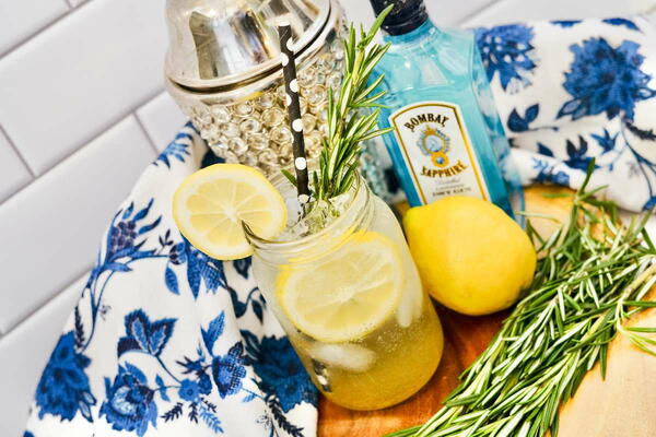 Easy Rosemary Gin Fizz Recipe