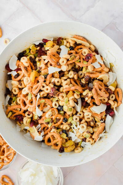 Cheerio Trail Mix Cheerio Trail Mix
