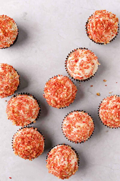 Strawberry Crunch Cupcakes Strawberry Crunch Cupcakes