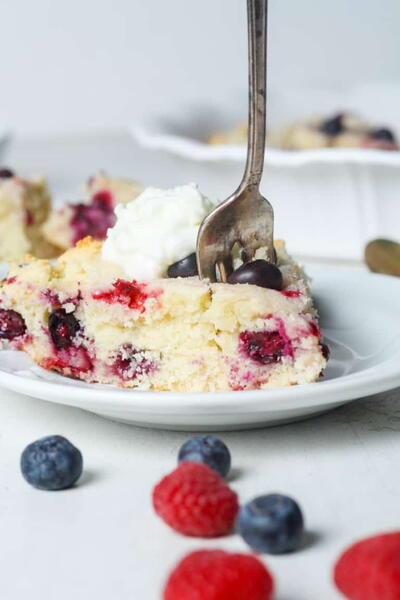 Berry Cake Berry Cake