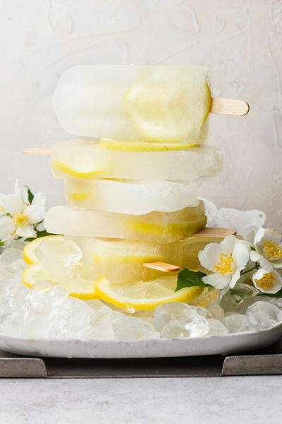 Easy Lemonade Popsicles Easy Lemonade Popsicles