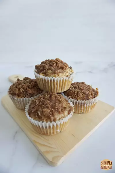 Cinnamon Streusel Oatmeal Muffins