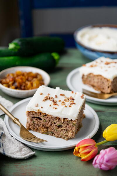 Easy Zucchini Cake With Cream Cheese Frosting Easy Zucchini Cake With Cream Cheese Frosting