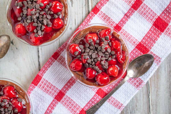 Chocolate Cherry No Bake Cheesecake Cups Chocolate Cherry No Bake Cheesecake Cups