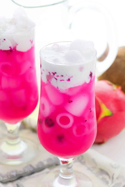 Starbucks Dragonfruit Refresher Starbucks Dragonfruit Refresher