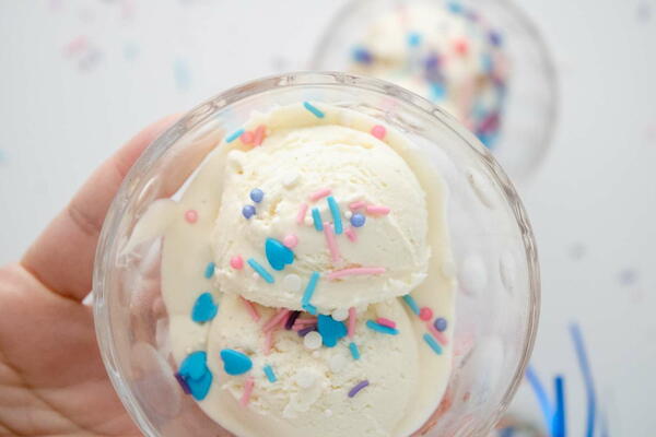 Easy No Churn Vanilla Bean Ice Cream Recipe Easy No Churn Vanilla Bean Ice Cream Recipe