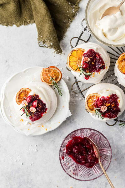 Mini Cranberry Pavlovas Mini Cranberry Pavlovas