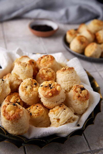 Mini Parmesan Biscuits Mini Parmesan Biscuits