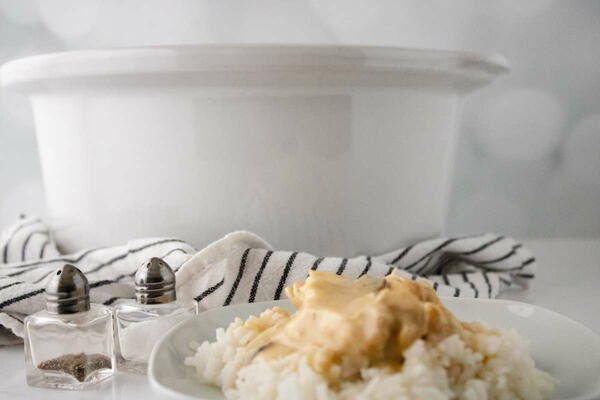 Easy Slow Cooker Smothered Chicken Recipe Easy Slow Cooker Smothered Chicken Recipe