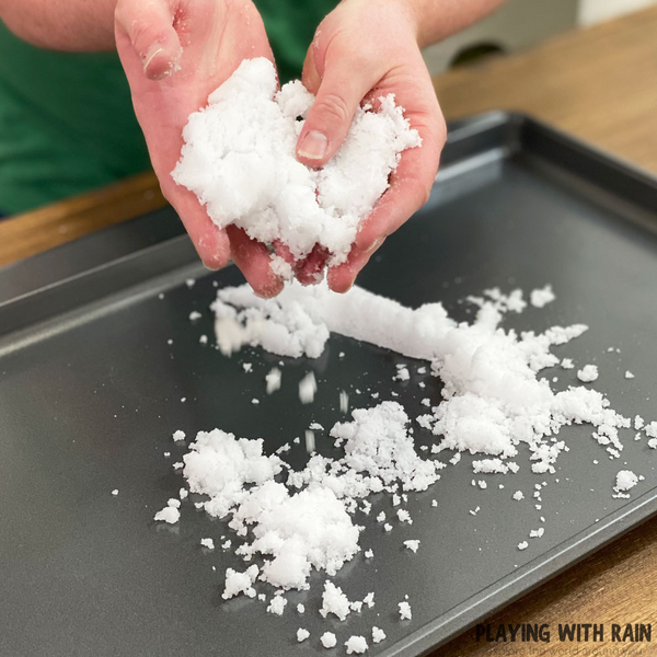 Make Your Own Instant Snow Without Baking Soda Make Your Own Instant Snow Without Baking Soda!