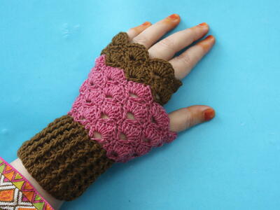 Woman Crochet Fingerless Gloves