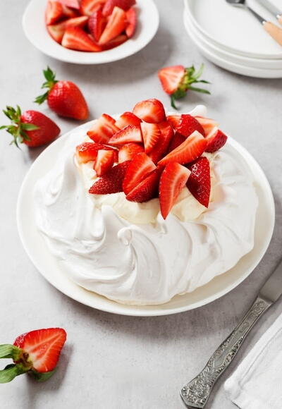 Vegan Pavlova Vegan Pavlova