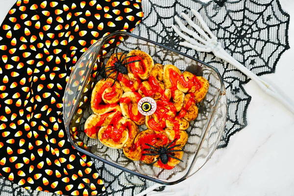 2 Ingredient Halloween Breakfast Cinnamon Rolls 2 Ingredient Halloween Breakfast Cinnamon Rolls
