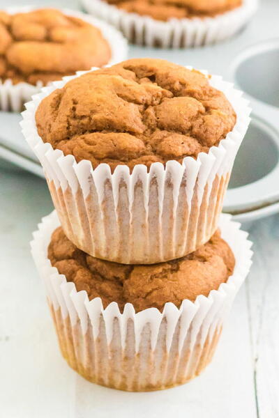 2-ingredient Pumpkin Muffins so Easy 2-ingredient Pumpkin Muffins (so Easy!)
