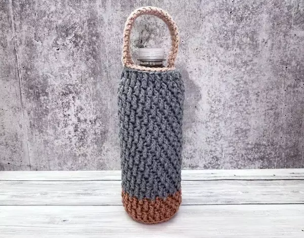 Textured Crochet Water Bottle Holder Textured Crochet Water Bottle Holder