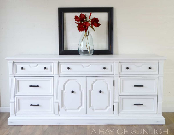 White Painted Thomasville Dresser White Painted Thomasville Dresser