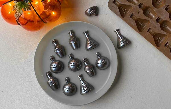 Halloween Chocolate Candy Recipe Poison Bottle Chocolates Halloween Chocolate Candy Recipe – Poison Bottle Chocolates