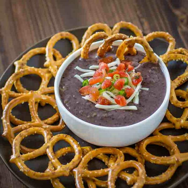 Easy 5-minute Black Bean Veggie Dip With Jalapeos Easy 5-minute Black Bean Veggie Dip With Jalapeños