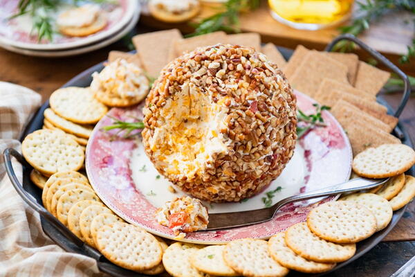 Easy Cheese Ball Easy Cheese Ball