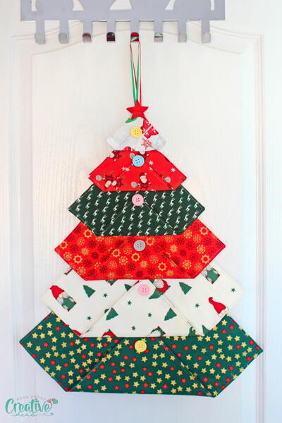 Quilted Christmas Tree Door Hanging