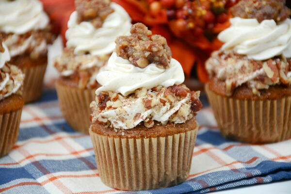 Pecan Pie Filling Topped On Pumpkin Cupcakes Pecan Pie Filling Topped On Pumpkin Cupcakes