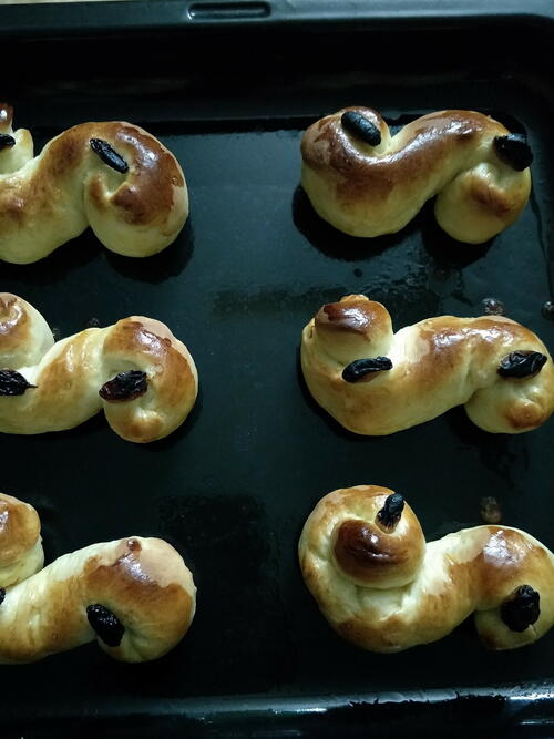 Swedish Saffron Buns Swedish Saffron Buns