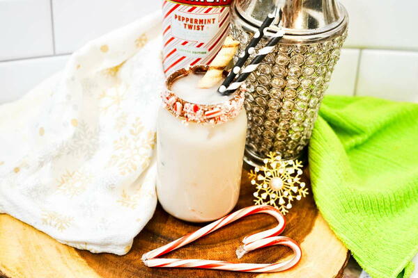 Tipsy Peppermint Mocha Recipe For A Festive Christmas Cocktail Tipsy Peppermint Mocha Recipe For A Festive Christmas Cocktail