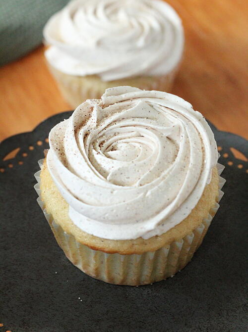 Apple Pie Stuffed Cupcakes Apple Pie Stuffed Cupcakes