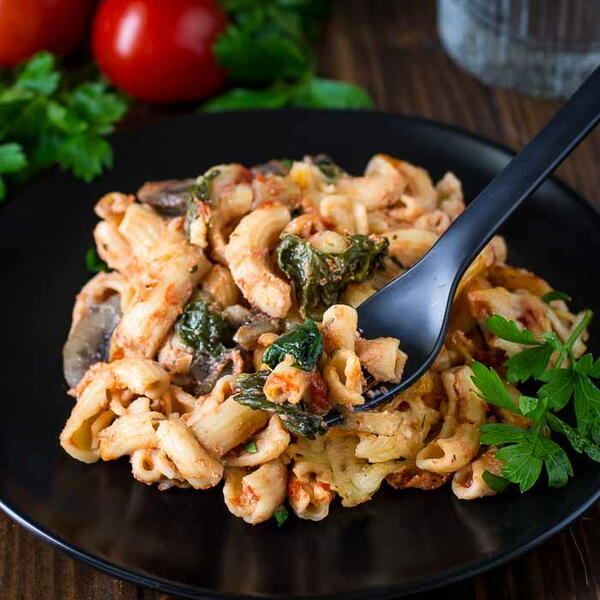Creamy Mushroom Spinach Ricotta Pasta Bake easy Creamy Mushroom Spinach Ricotta Pasta Bake (easy)