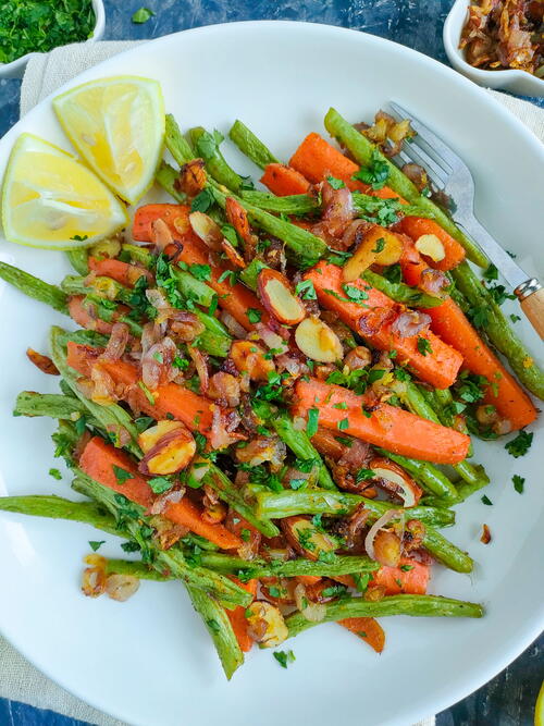 Simple Roasted Green Beans And Carrots With Almonds Simple Roasted Green Beans And Carrots With Almonds