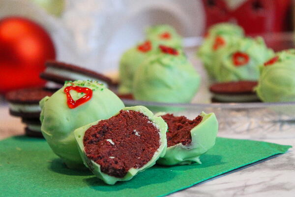 Red Velvet Grinch Oreo Balls For The Holidays Red Velvet Grinch Oreo Balls For The Holidays