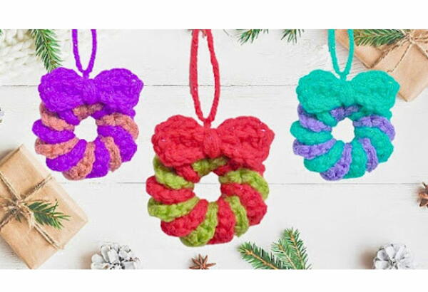 How To Crochet A Wreath Ornament Pattern Tutorial