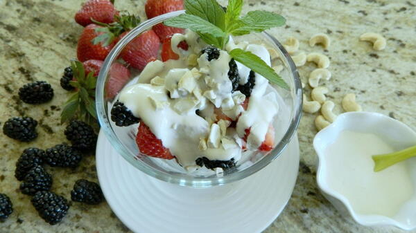 Fresh Berries With Cashew Cream Fresh Berries With Cashew Cream
