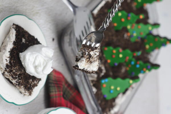 No Bake Christmas Dirt Cake No Bake Christmas Dirt Cake