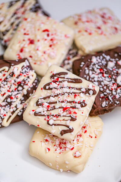 Peppermint Crunch Chocolate Covered Graham Crackers