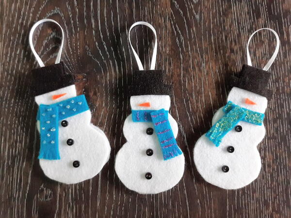 No Sew Felt Snowman Ornament Craft