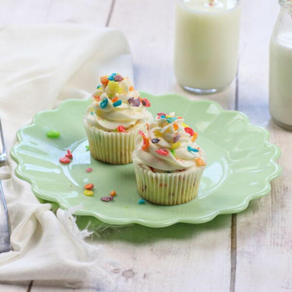Fruity Pebble Cupcakes Fruity Pebble Cupcakes