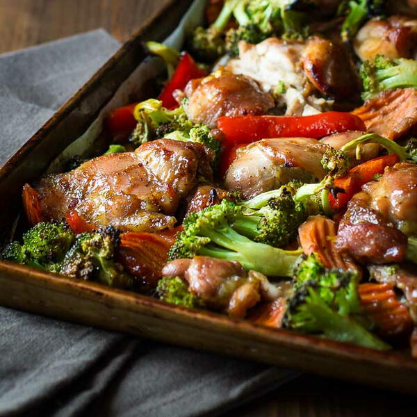 Easy One Pan Honey Garlic Chicken With Veggies Easy One Pan Honey Garlic Chicken With Veggies